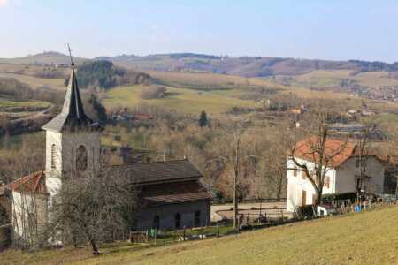 L'église et la salle des fêtes