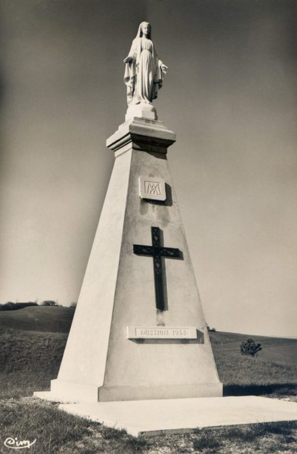 NotreDamedesVents La Madone du Devès veille sur StMichel