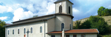 L'église et sa petite chapelle L'église et sa petite chapelle