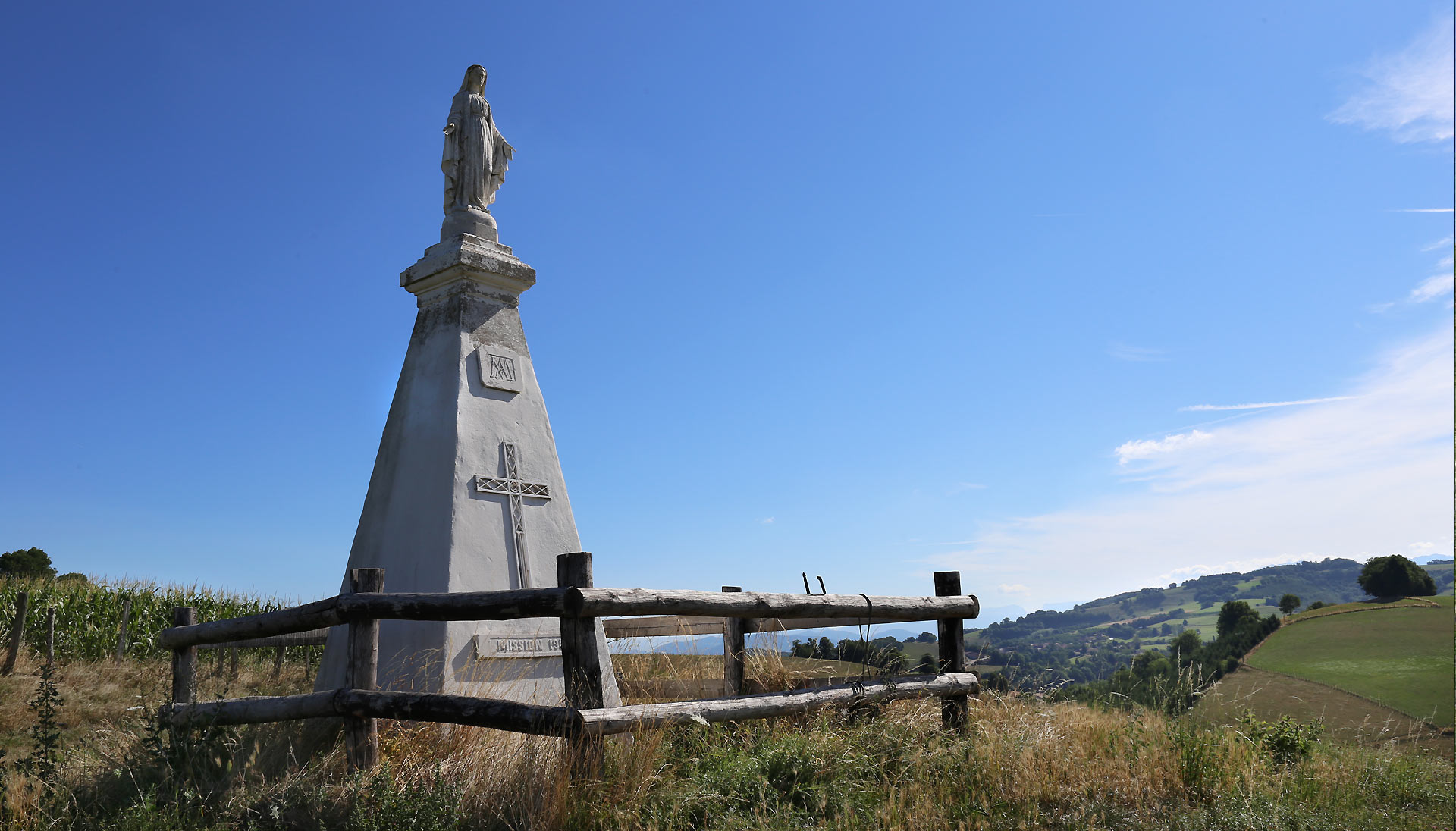NotreDame des Vents veille sur SaintMichel La Madone du Devès