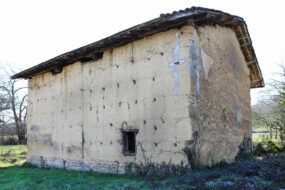 Hangar en pisé - St-Michel-de-St-Geoirs